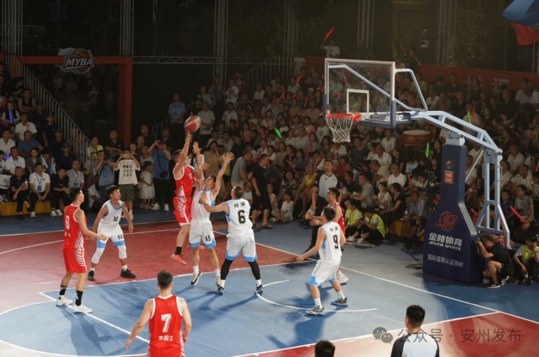 关于篮球赛场激情四射,球队备战全新挑战的信息 关于篮球赛场激情四射,球队备战全新挑战的信息