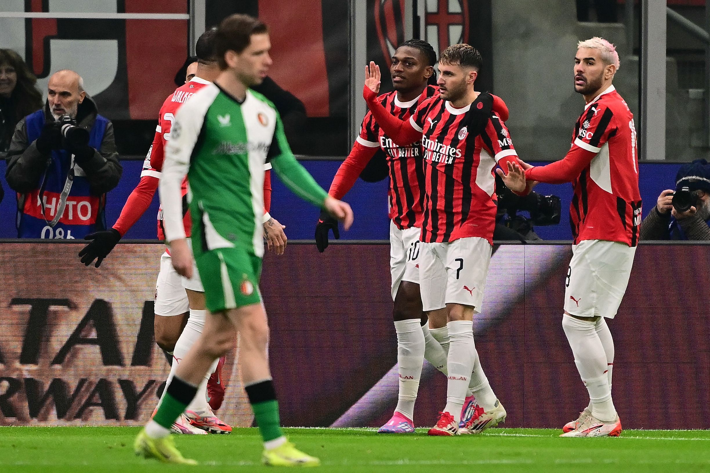 爱游戏娱乐-包含曝光：瓦伦西亚险胜晋级，欧冠半决赛！的词条