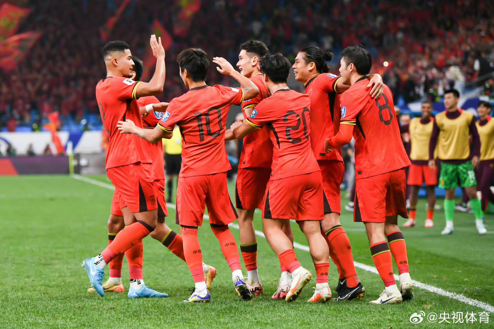 足球界风云再起，争夺焦点不容错过的简单介绍