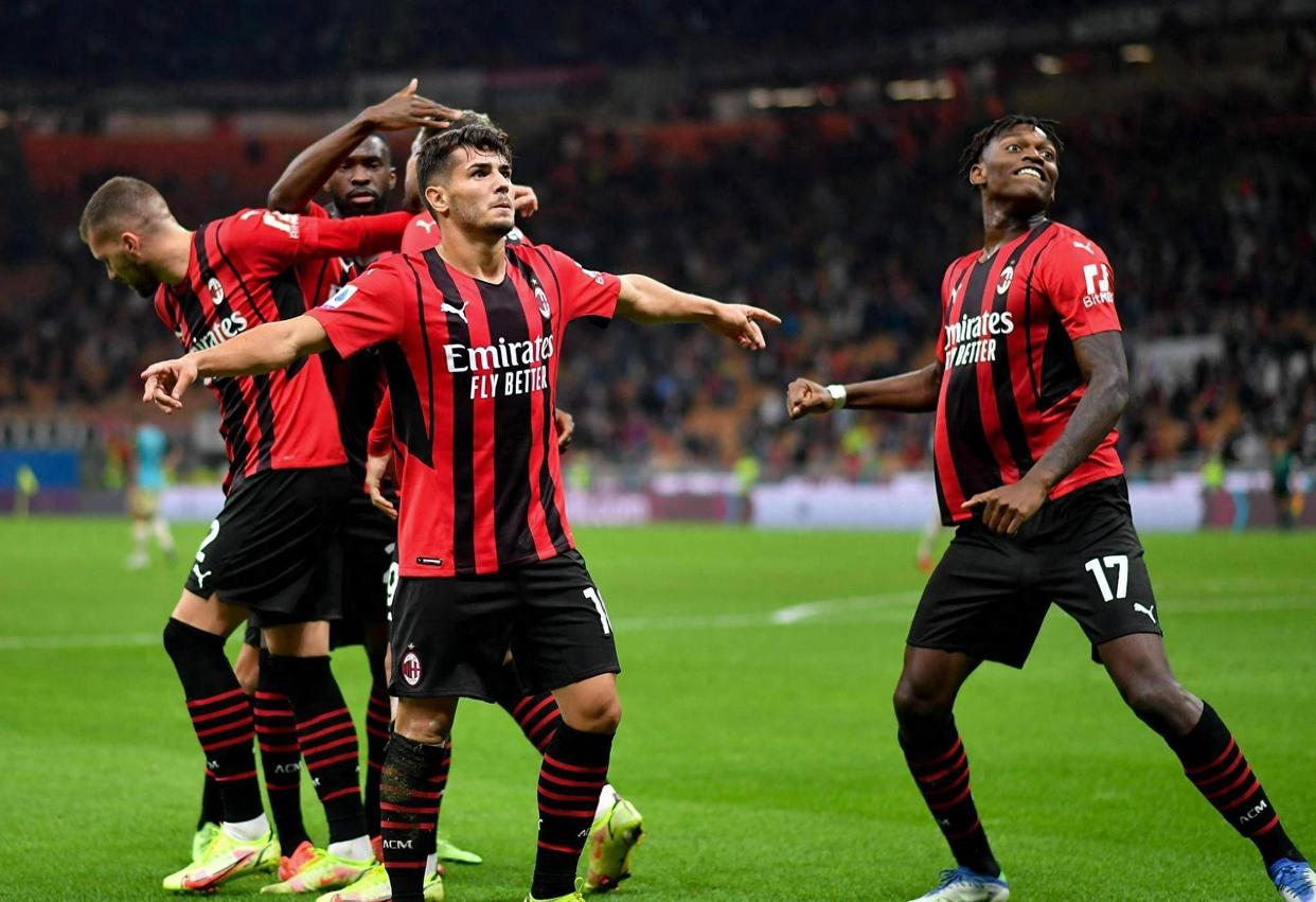 爱游戏在线-AC米兰遭遇失利，球队内部动荡