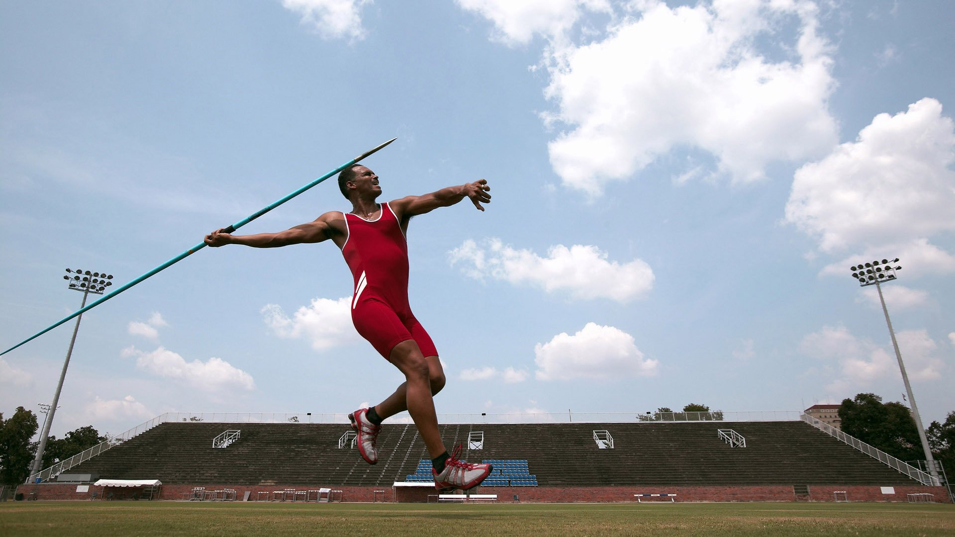 双城记，恩佐的东决接管与西班牙的墨西哥生死战