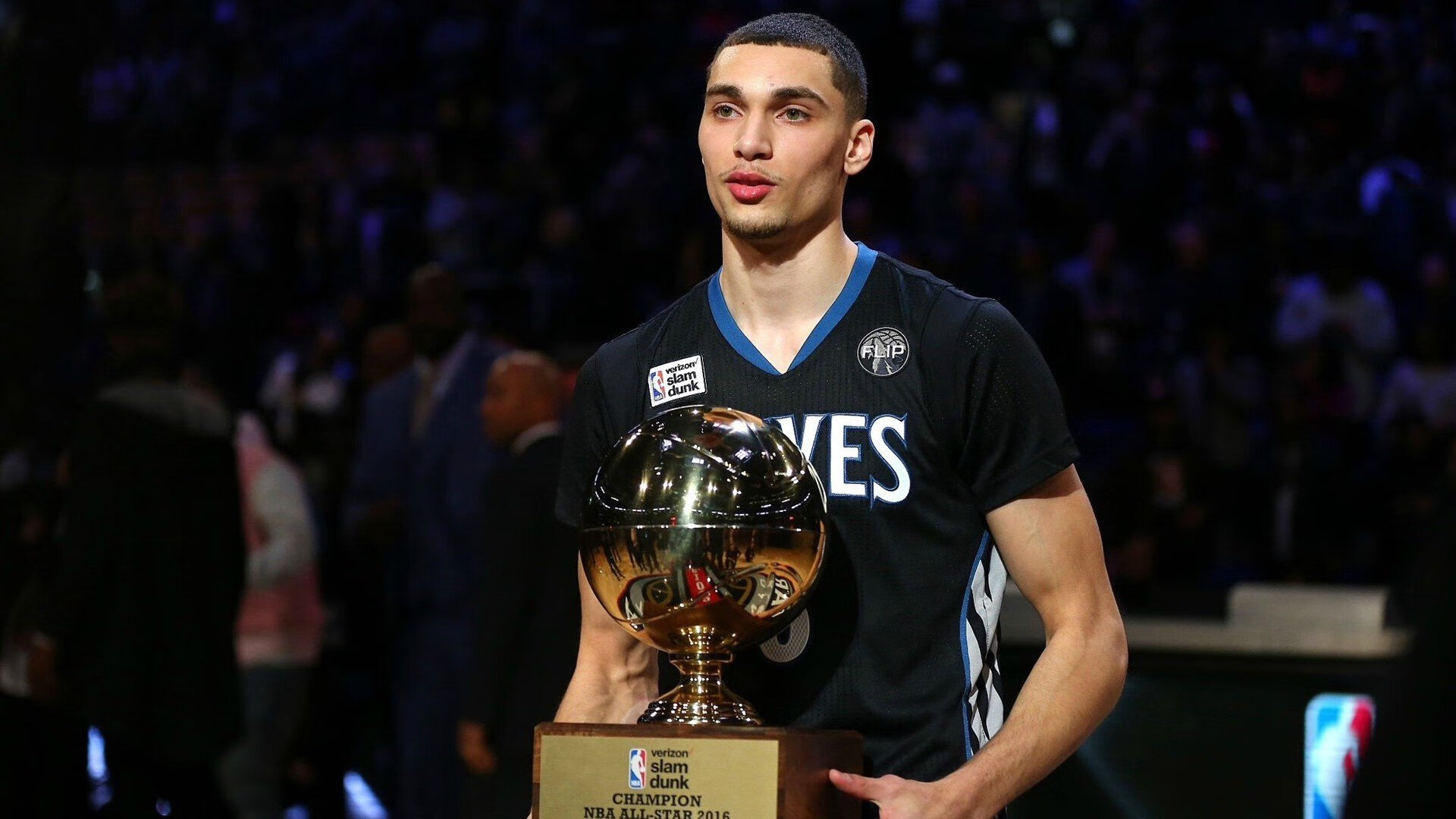 AYX体育赛事-欧冠决赛之夜，苏亚雷斯防守端锁死对手，颠覆想象的战术奇兵